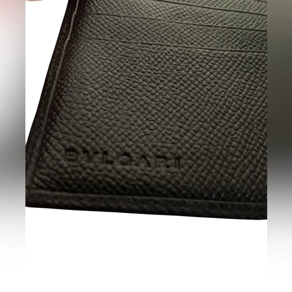 BVLGARI Black Leather Bifold Unisex Wallet - Picture 9 of 10